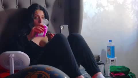 madelynvelure online show from 11/01/25, 06:26