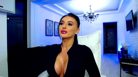 Snapshot of madena_ chatting on 01/31/25, 04:59 Magda online show from 01/31/25, 04:59