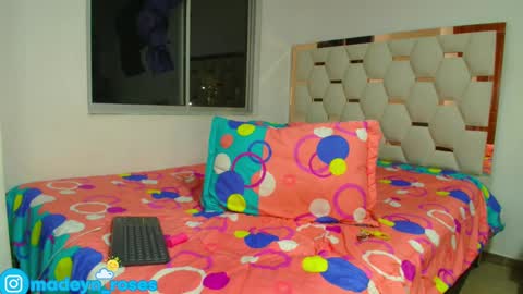 Snapshot of madeyn_roses chatting on 03/09/25, 04:05 madelyn roses online show from 03/09/25, 04:05