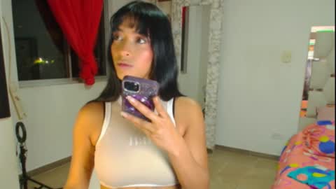 Snapshot of madeyn_roses chatting on 11/02/25, 11:51 madelyn roses online show from 11/02/25, 11:51