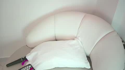 Madison Smith online show from 10/08/25, 01:20