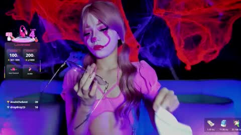 Snapshot of madiixwatson chatting on 10/24/25, 10:44 Madison Watson online show from 10/24/25, 10:44