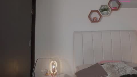 Valentina   1030   530  -  online show from 04/09/26, 06:19