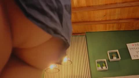 Snapshot of madison_little chatting on 10/23/25, 12:26 Melissa     700  1400 -5 online show from 10/23/25, 12:26