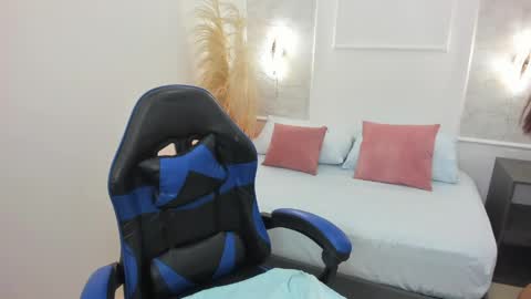 Snapshot of madison_saenzz chatting on 05/01/26, 07:18 M A D I S O N online show from 05/01/26, 07:18
