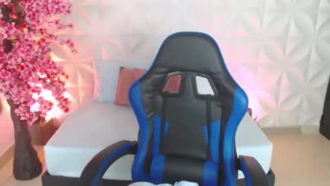Snapshot of madison_saenzz chatting on 06/02/26, 01:13 M A D I S O N online show from 06/02/26, 01:13