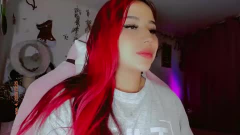 Snapshot of madison_x17 chatting on 01/05/25, 04:25 madso x17 online show from 01/05/25, 04:25