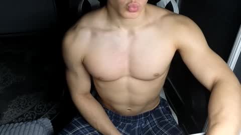 madisonboy2 online show from 11/12/25, 11:25