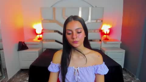 Snapshot of madisoncarzon chatting on 09/18/25, 07:38 Madison Carzon online show from 09/18/25, 07:38