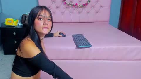 Snapshot of madisoncarzon chatting on 11/13/25, 02:10 Madison Carzon online show from 11/13/25, 02:10