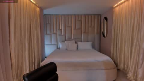 Maddi Collins online show from 01/08/26, 11:45