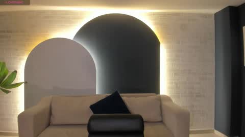 Maddi Collins online show from 03/08/26, 11:14