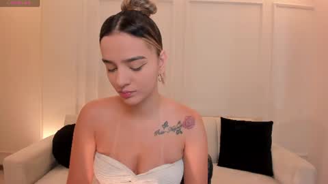 Maddi Collins online show from 06/30/26, 07:48
