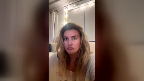 madisonlubbe2 online show from 04/23/26, 02:57