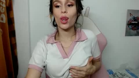 Snapshot of madisonthomas18 chatting on 12/18/24, 11:40 My name is madi Lushdomi is activeThere are legends that in this room all your wishes can come true Private is Open online show from 12/18/24, 11:40