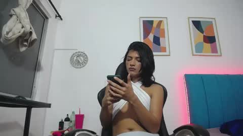 madisson_jones18 online show from 04/24/26, 11:56