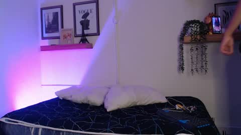    online show from 03/29/26, 07:03