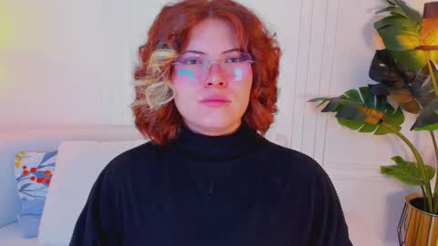 madissonmoore5 online show from 09/17/25, 12:29