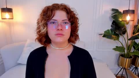 madissonmoore5 online show from 09/26/25, 11:58