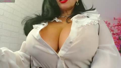 Leena online show from 10/04/25, 06:17