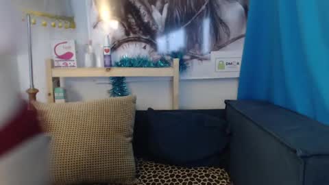 Elizabeth online show from 02/28/25, 01:37