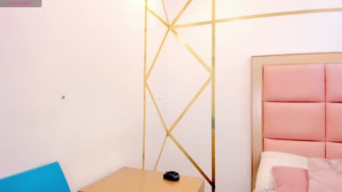 Snapshot of mady_edwards chatting on 12/15/24, 03:45 Mady online show from 12/15/24, 03:45