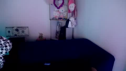 Snapshot of mady_short chatting on 06/23/26, 10:24 MADY online show from 06/23/26, 10:24