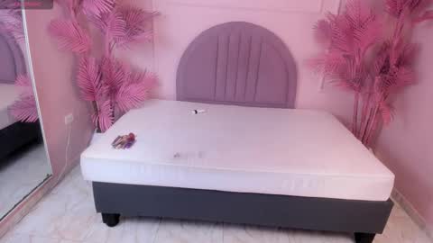 madyscarlett online show from 10/17/25, 11:57