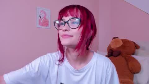 Mae Lyra online show from 10/30/25, 11:22