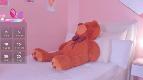 Mae Lyra online show from 11/24/25, 09:36