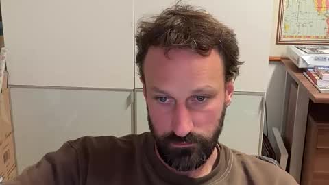 maenu_69 online show from 10/29/25, 10:33