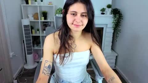 Mia online show from 03/10/26, 02:55