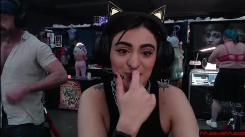 Meaves online show from 02/02/25, 10:06