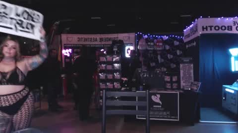 Meaves online show from 10/19/25, 05:57