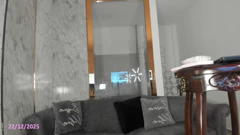 mafearias23 online show from 12/22/25, 01:08