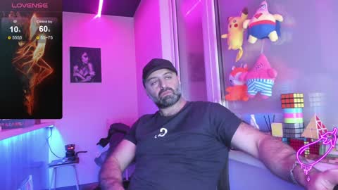 Snapshot of magabear chatting on 01/20/25, 04:10 Magabear online show from 01/20/25, 04:10