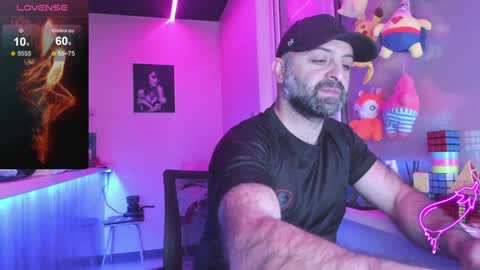 Snapshot of magabear chatting on 01/29/25, 10:11 Magabear online show from 01/29/25, 10:11