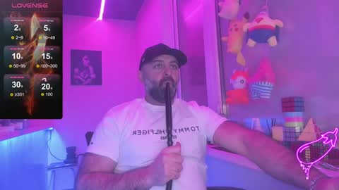 Snapshot of magabear chatting on 02/03/25, 11:09 Magabear online show from 02/03/25, 11:09