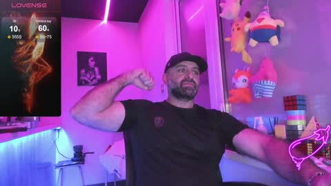 Snapshot of magabear chatting on 02/05/25, 02:40 Magabear online show from 02/05/25, 02:40