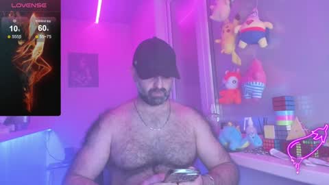 Snapshot of magabear chatting on 02/06/25, 08:45 Magabear online show from 02/06/25, 08:45