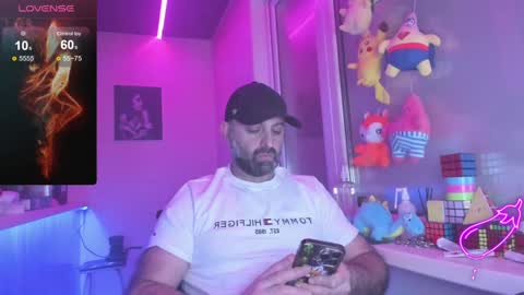 Snapshot of magabear chatting on 02/07/25, 04:35 Magabear online show from 02/07/25, 04:35