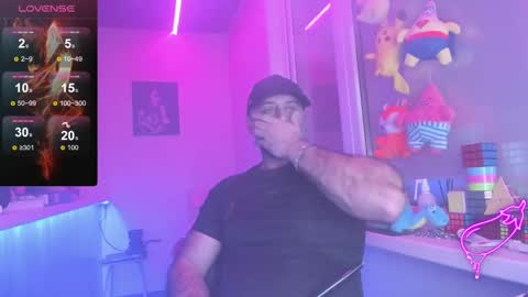 Snapshot of magabear chatting on 02/09/25, 12:30 Magabear online show from 02/09/25, 12:30