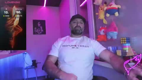 Snapshot of magabear chatting on 02/13/25, 10:23 Magabear online show from 02/13/25, 10:23