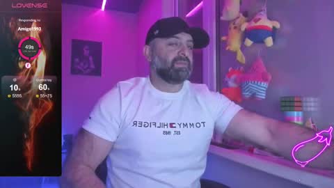 Snapshot of magabear chatting on 02/14/25, 07:02 Magabear online show from 02/14/25, 07:02