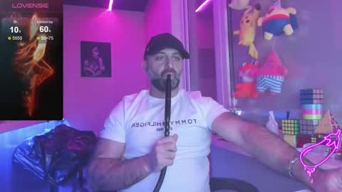 Snapshot of magabear chatting on 02/28/25, 09:33 Magabear online show from 02/28/25, 09:33