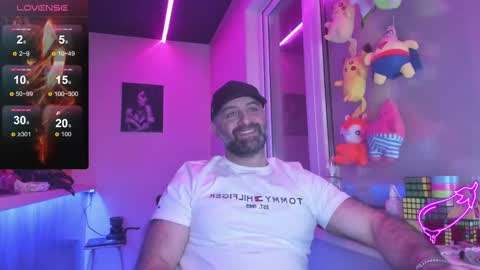 Snapshot of magabear chatting on 03/08/25, 09:39 Magabear online show from 03/08/25, 09:39