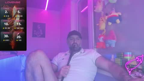 Snapshot of magabear chatting on 03/11/25, 09:56 Magabear online show from 03/11/25, 09:56