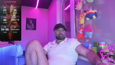 Snapshot of magabear chatting on 03/11/25, 01:01 Magabear online show from 03/11/25, 01:01