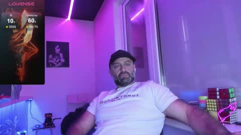 Snapshot of magabear chatting on 09/09/25, 09:09 Magabear online show from 09/09/25, 09:09