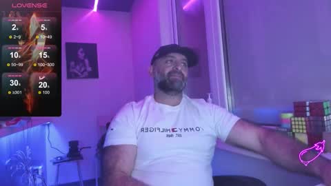 Snapshot of magabear chatting on 09/11/25, 10:10 Magabear online show from 09/11/25, 10:10